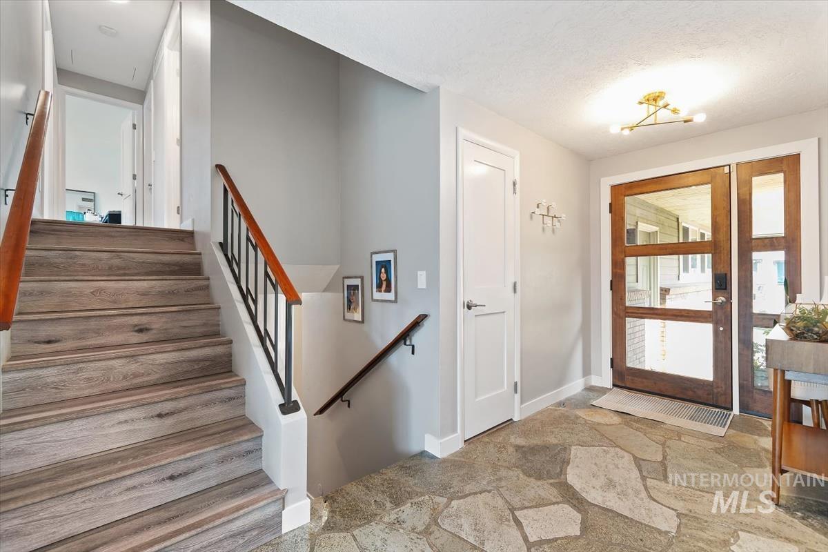 969 Farrington, Eagle, Idaho 83616, 4 Bedrooms, 3 Bathrooms, Residential For Sale, Price $675,000,MLS 98997097