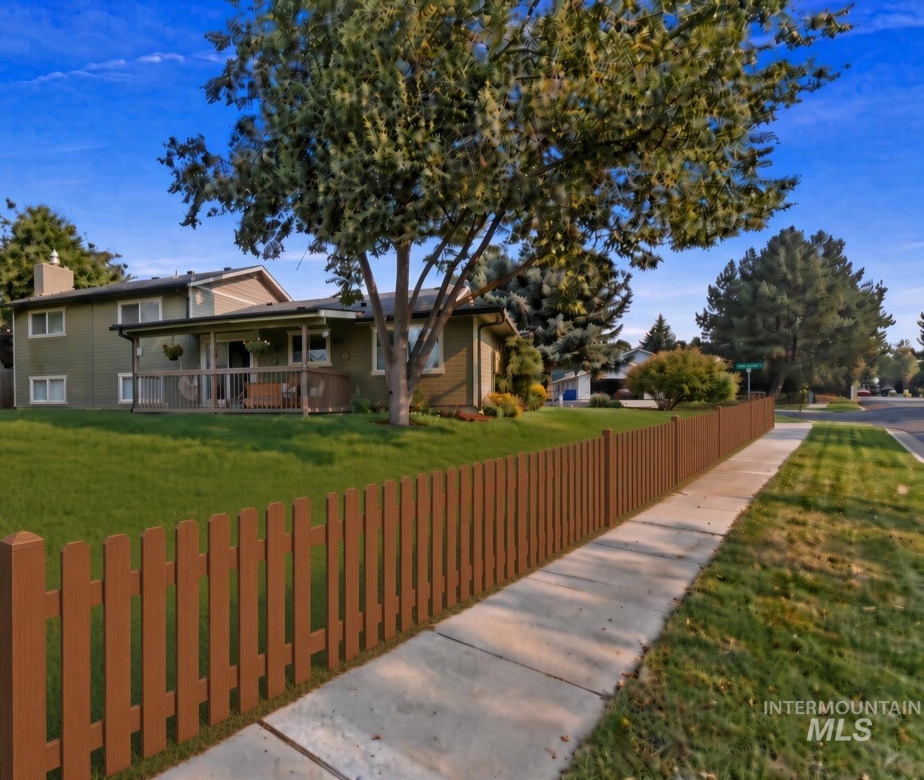 969 Farrington, Eagle, Idaho 83616, 4 Bedrooms, 3 Bathrooms, Residential For Sale, Price $639,000,MLS 98997097