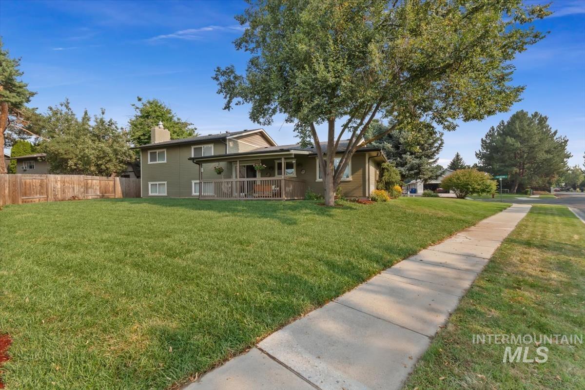 969 Farrington, Eagle, Idaho 83616, 4 Bedrooms, 3 Bathrooms, Residential For Sale, Price $675,000,MLS 98997097