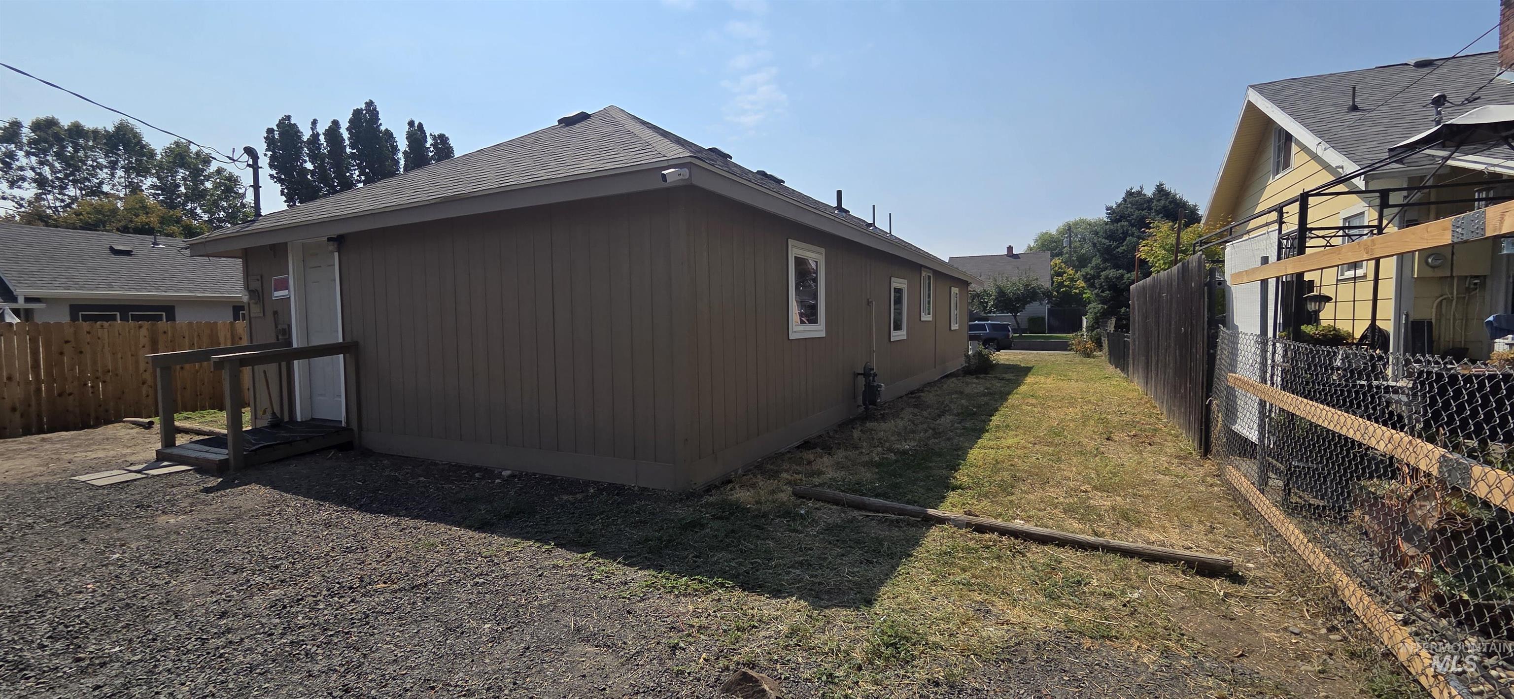 729 4th, Clarkston, Washington 99403, 3 Bedrooms, 1 Bathroom, Residential For Sale, Price $239,900,MLS 98997098