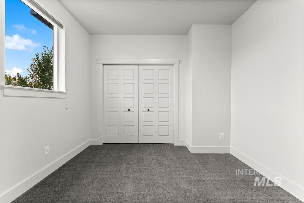 4240 E Parkcenter Blvd., Boise, Idaho 83716, 3 Bedrooms, 2.5 Bathrooms, Residential For Sale, Price $695,000,MLS 98997099