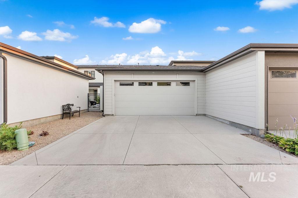 4240 E Parkcenter Blvd., Boise, Idaho 83716, 3 Bedrooms, 2.5 Bathrooms, Residential For Sale, Price $695,000,MLS 98997099