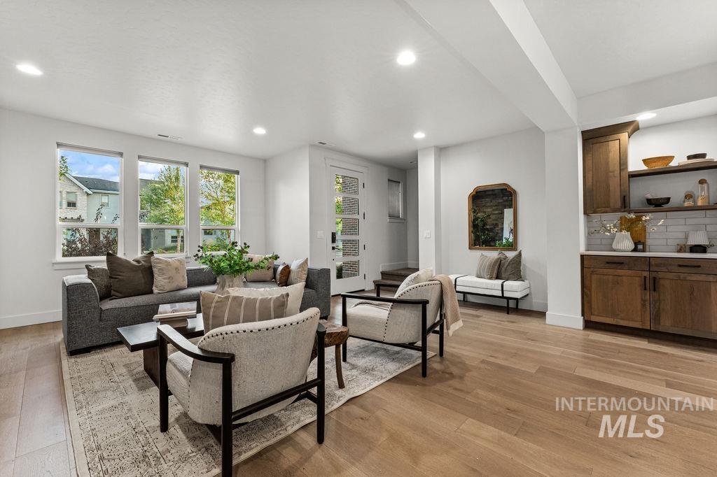 4240 E Parkcenter Blvd., Boise, Idaho 83716, 3 Bedrooms, 2.5 Bathrooms, Residential For Sale, Price $695,000,MLS 98997099