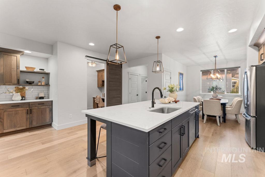 4240 E Parkcenter Blvd., Boise, Idaho 83716, 3 Bedrooms, 2.5 Bathrooms, Residential For Sale, Price $695,000,MLS 98997099