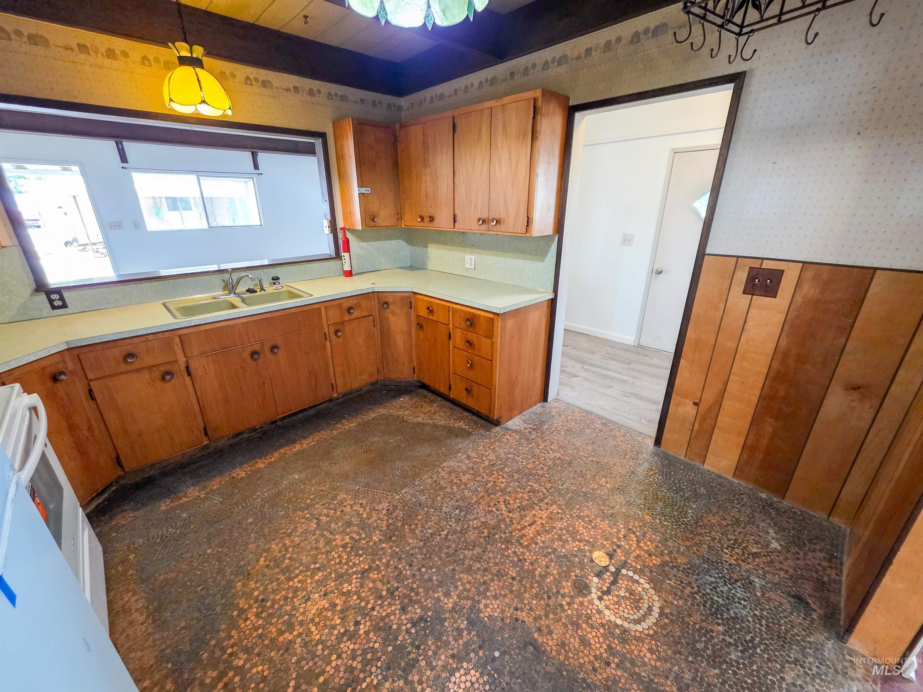 816 10th Ave, Lewiston, Idaho 83501, 3 Bedrooms, 2 Bathrooms, Residential For Sale, Price $327,500,MLS 98997100