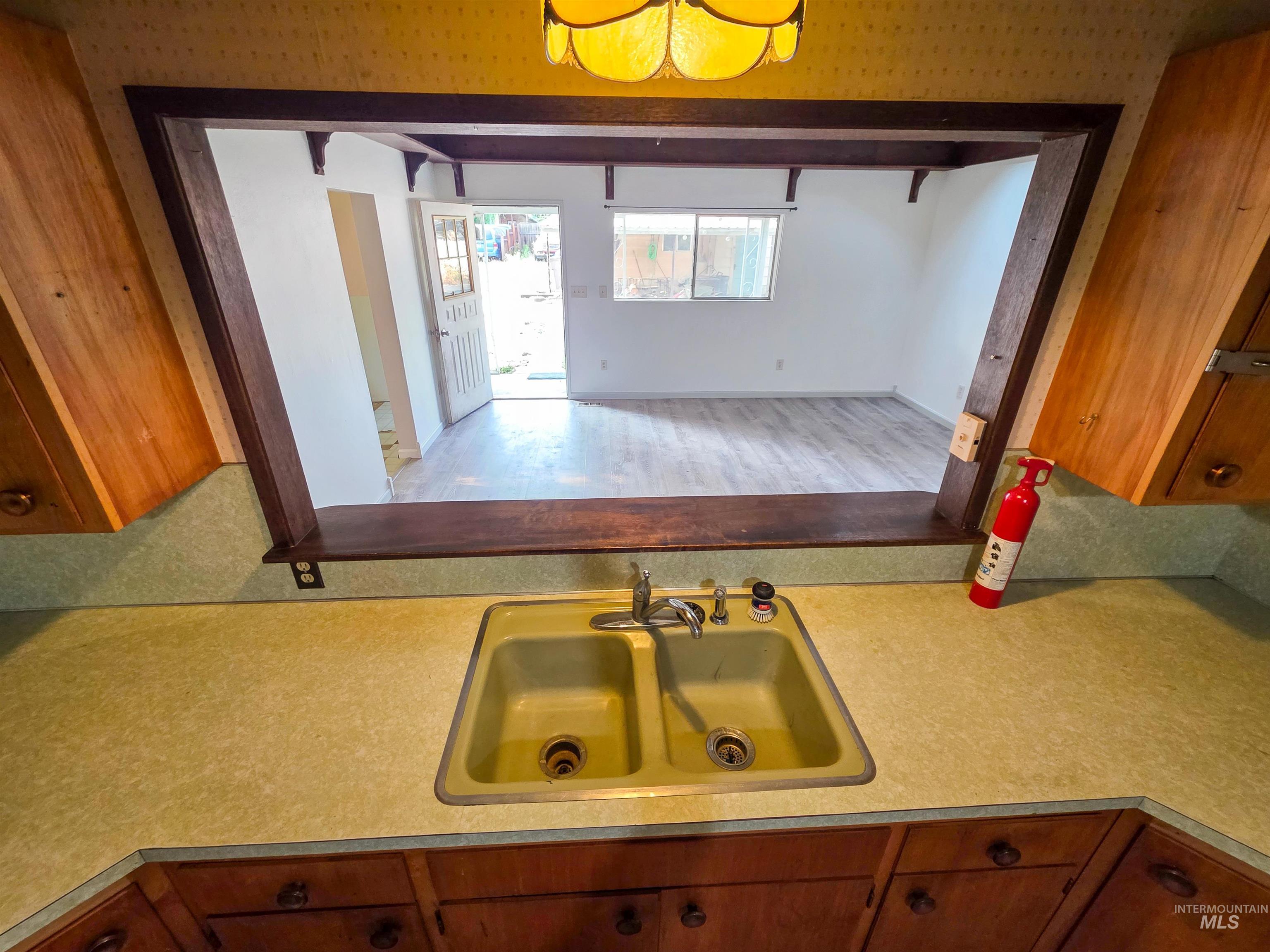 816 10th Ave, Lewiston, Idaho 83501, 3 Bedrooms, 2 Bathrooms, Residential For Sale, Price $327,500,MLS 98997100