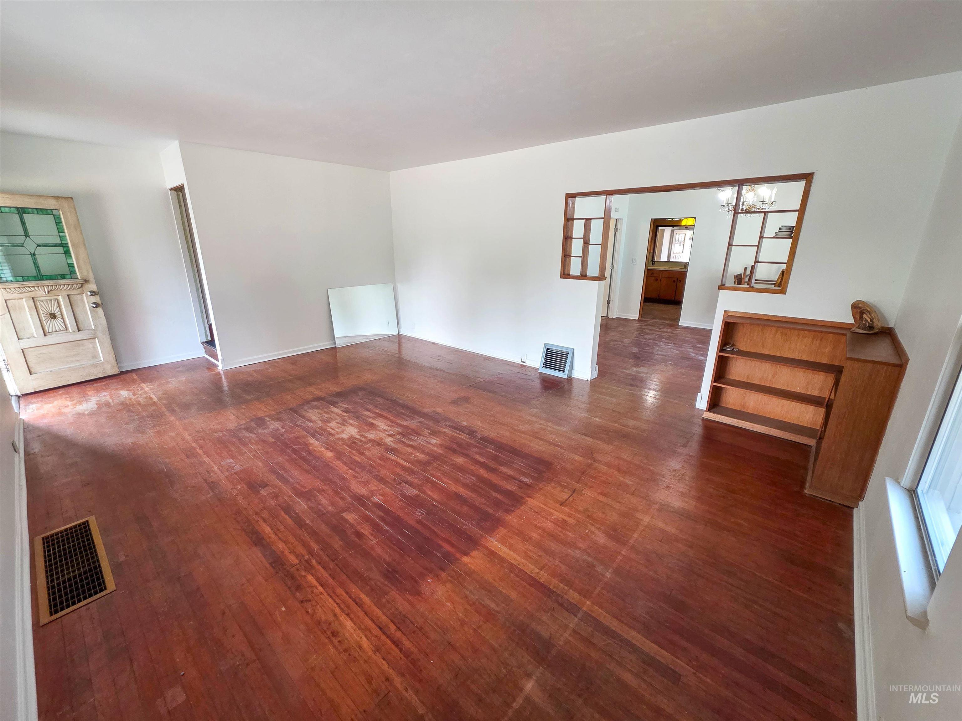 816 10th Ave, Lewiston, Idaho 83501, 3 Bedrooms, 2 Bathrooms, Residential For Sale, Price $327,500,MLS 98997100
