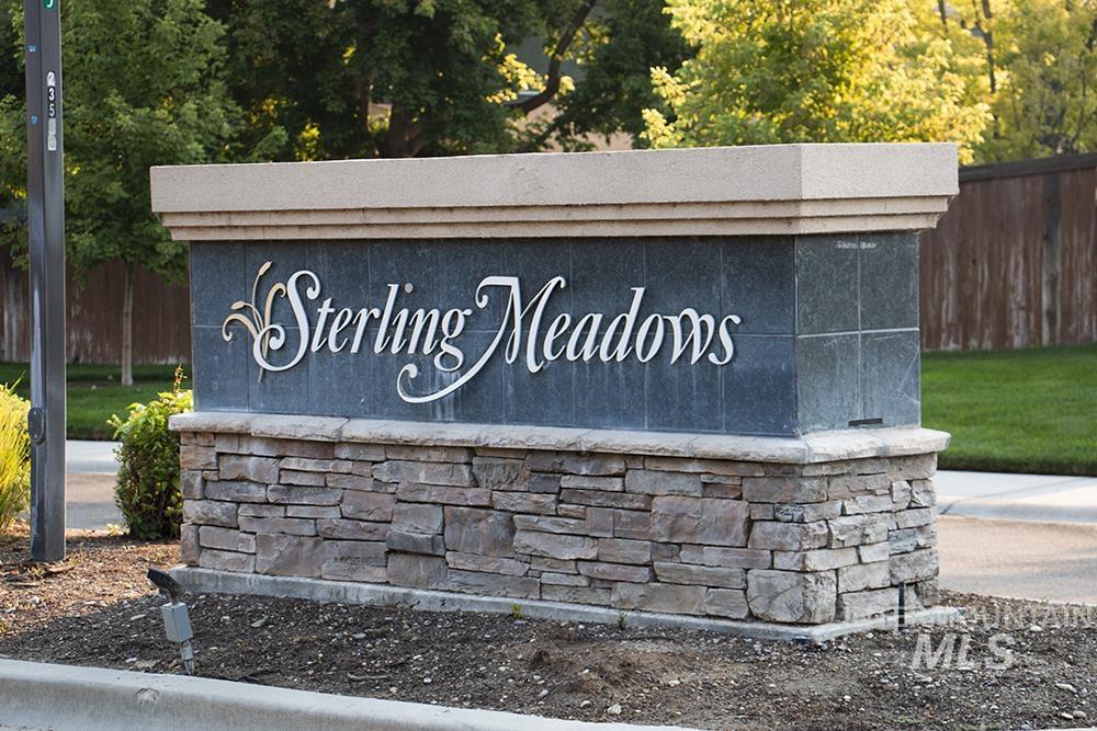 37 N Willow Wind Way, Nampa, Idaho 83651, 5 Bedrooms, 2.5 Bathrooms, Residential For Sale, Price $463,000,MLS 98997105