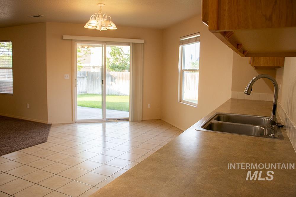 37 N Willow Wind Way, Nampa, Idaho 83651, 5 Bedrooms, 2.5 Bathrooms, Residential For Sale, Price $463,000,MLS 98997105