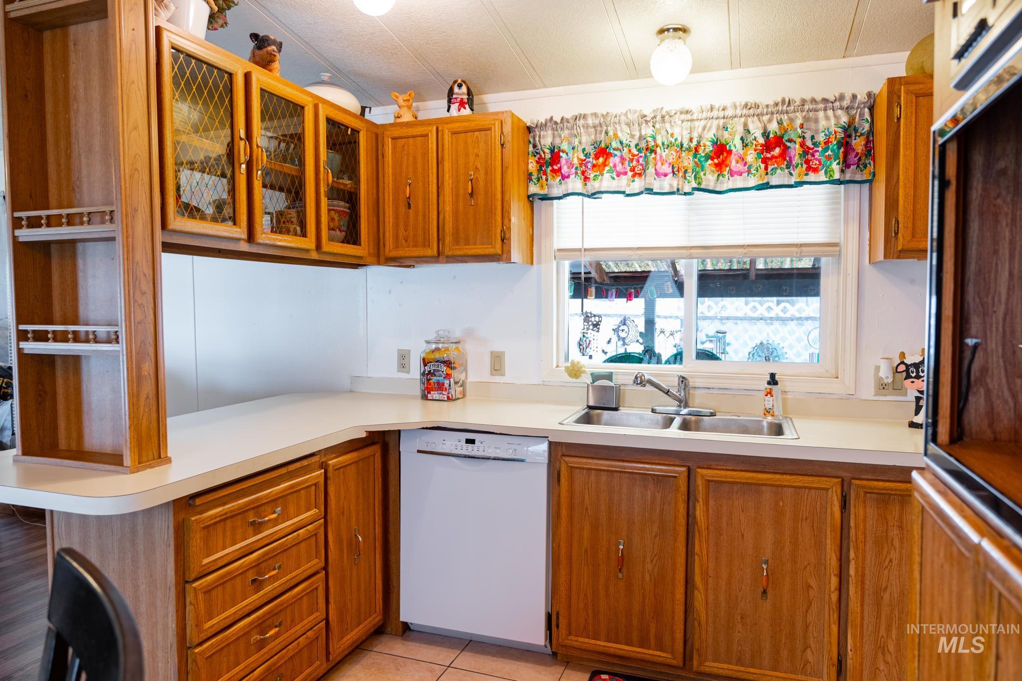 9 Freedom Dr., Ontario, Oregon 97914, 2 Bedrooms, 2 Bathrooms, Residential For Sale, Price $64,500, 98997106