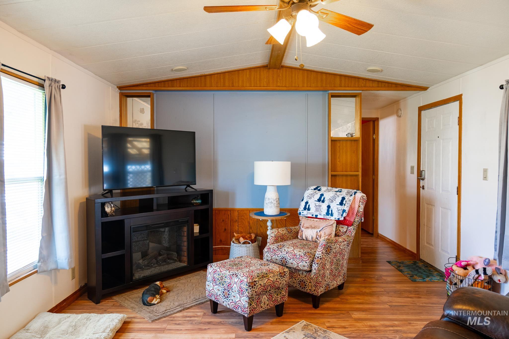 9 Freedom Dr., Ontario, Oregon 97914, 2 Bedrooms, 2 Bathrooms, Residential For Sale, Price $64,500, 98997106