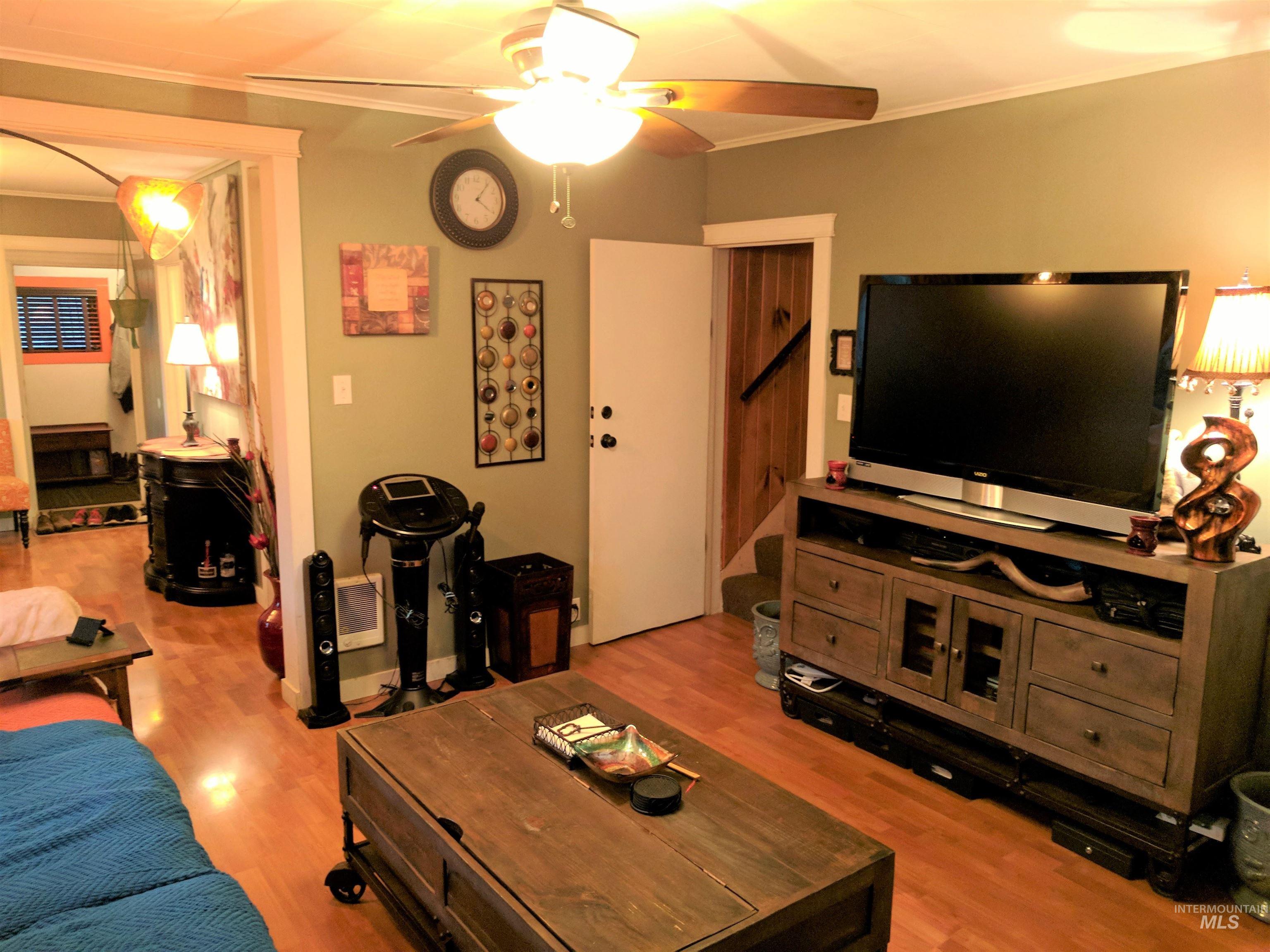 1936 E F St, Moscow, Idaho 83843, 3 Bedrooms, 1 Bathroom, Residential For Sale, Price $310,000,MLS 98997107