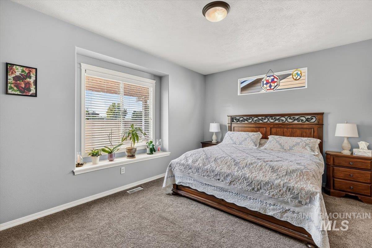 2227 S Blackspur Way, Meridian, Idaho 83642, 2 Bedrooms, 2 Bathrooms, Residential For Sale, Price $395,000,MLS 98997111