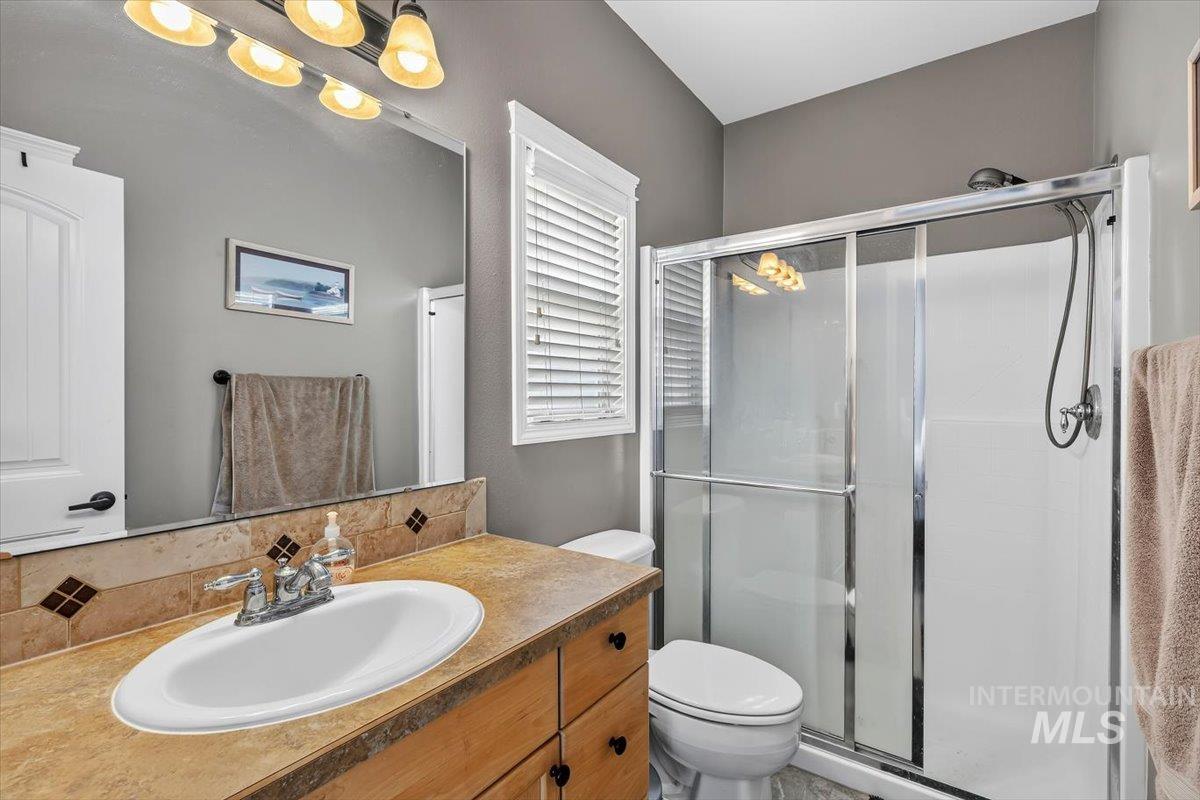 2227 S Blackspur Way, Meridian, Idaho 83642, 2 Bedrooms, 2 Bathrooms, Residential For Sale, Price $395,000,MLS 98997111