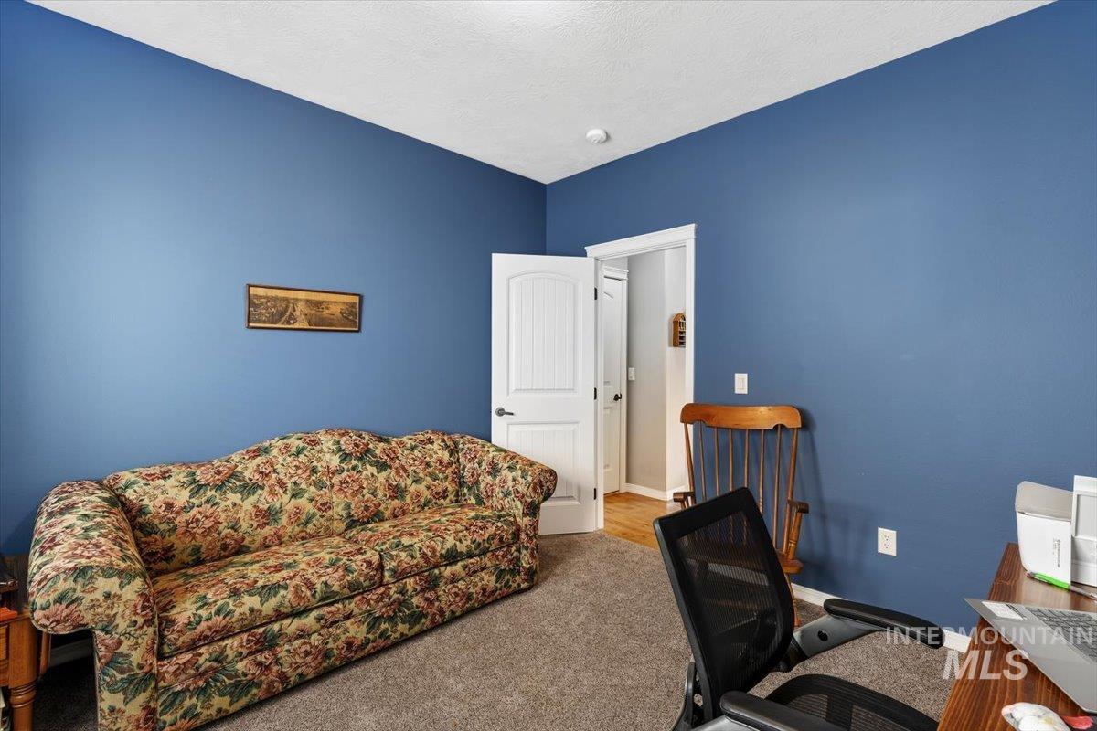2227 S Blackspur Way, Meridian, Idaho 83642, 2 Bedrooms, 2 Bathrooms, Residential For Sale, Price $395,000,MLS 98997111