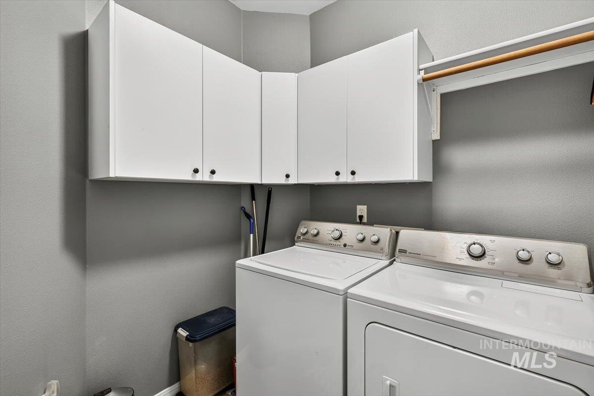 2227 S Blackspur Way, Meridian, Idaho 83642, 2 Bedrooms, 2 Bathrooms, Residential For Sale, Price $395,000,MLS 98997111