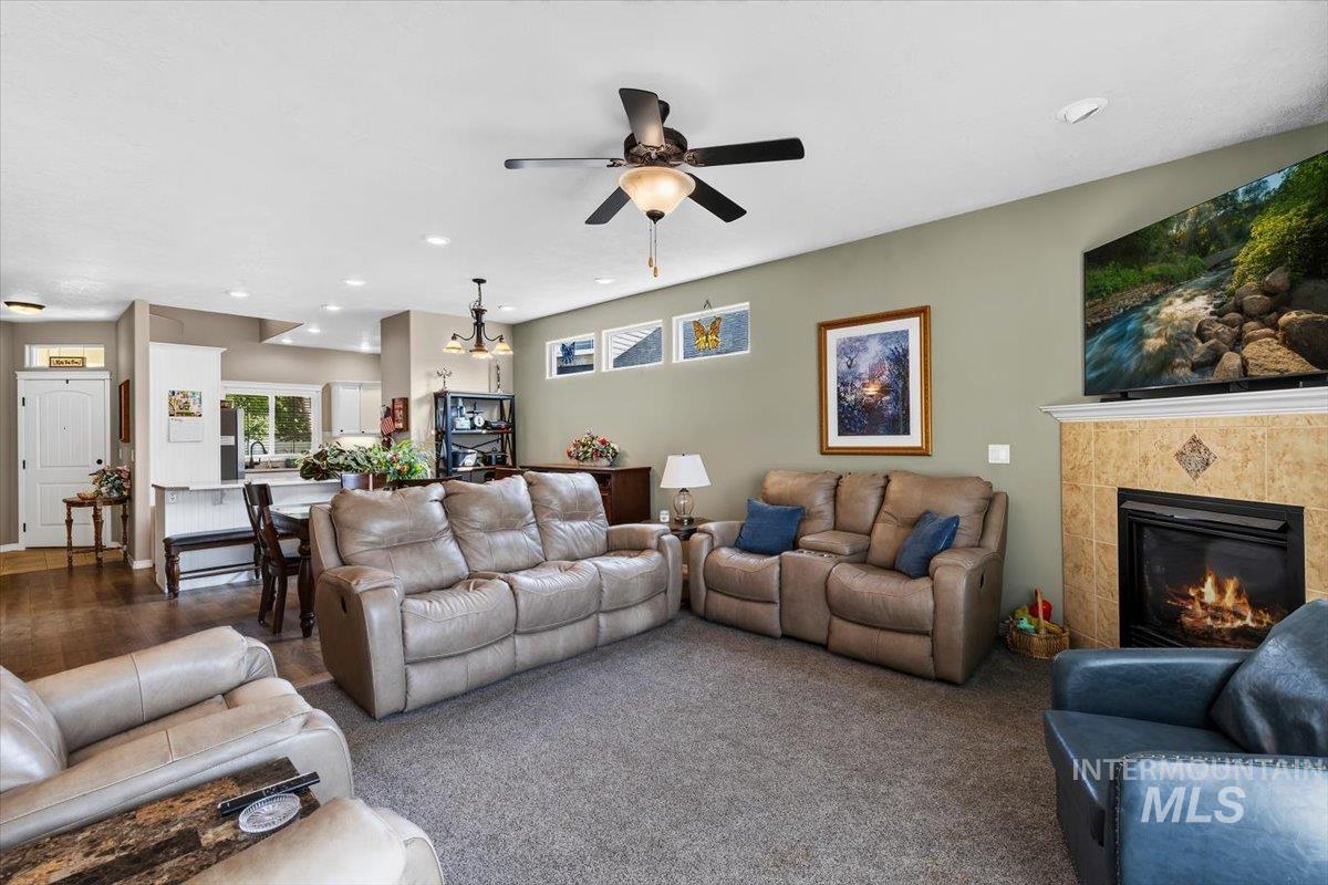 2227 S Blackspur Way, Meridian, Idaho 83642, 2 Bedrooms, 2 Bathrooms, Residential For Sale, Price $395,000,MLS 98997111
