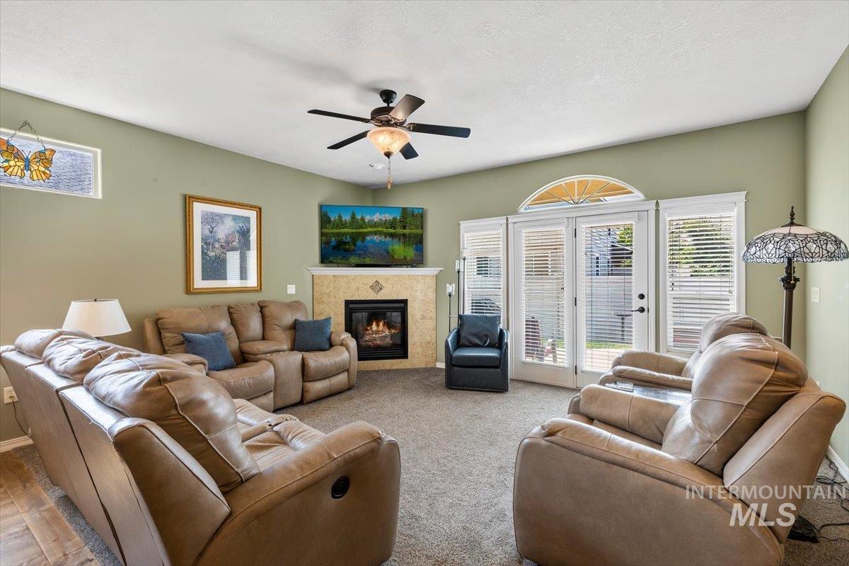 2227 S Blackspur Way, Meridian, Idaho 83642, 2 Bedrooms, 2 Bathrooms, Residential For Sale, Price $395,000,MLS 98997111