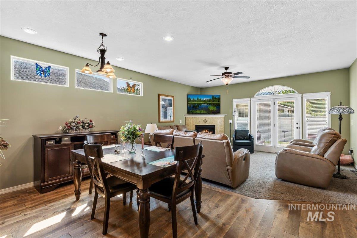 2227 S Blackspur Way, Meridian, Idaho 83642, 2 Bedrooms, 2 Bathrooms, Residential For Sale, Price $395,000,MLS 98997111