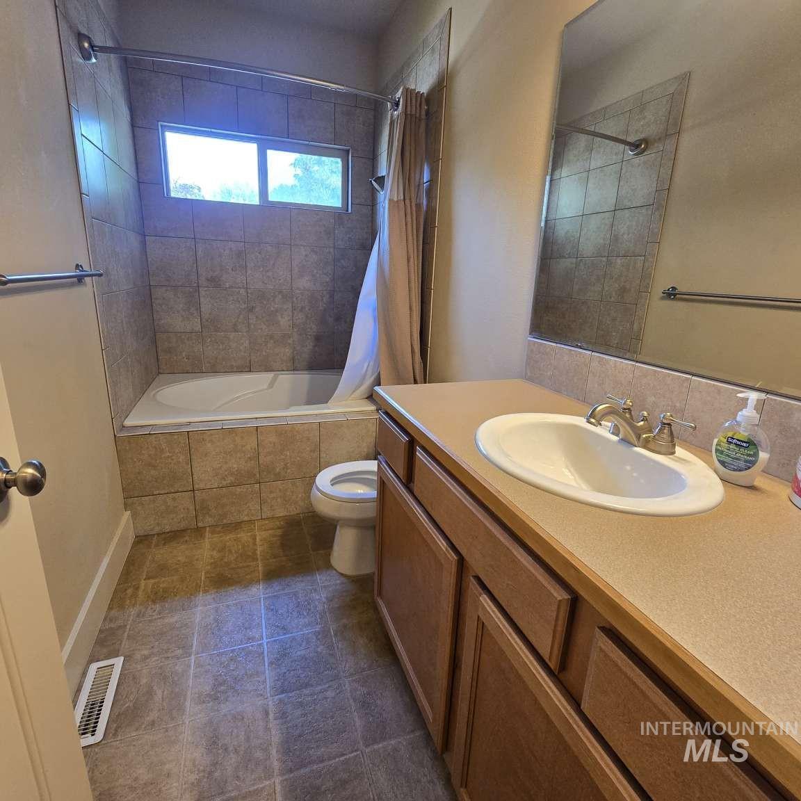2877 E Shadowwolf Dr, Eagle, Idaho 83616, 3 Bedrooms, 2.5 Bathrooms, Residential For Sale, Price $624,000,MLS 98997114