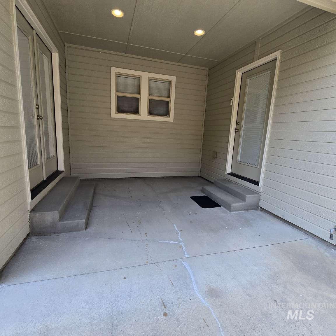 2877 E Shadowwolf Dr, Eagle, Idaho 83616, 3 Bedrooms, 2.5 Bathrooms, Residential For Sale, Price $624,000,MLS 98997114