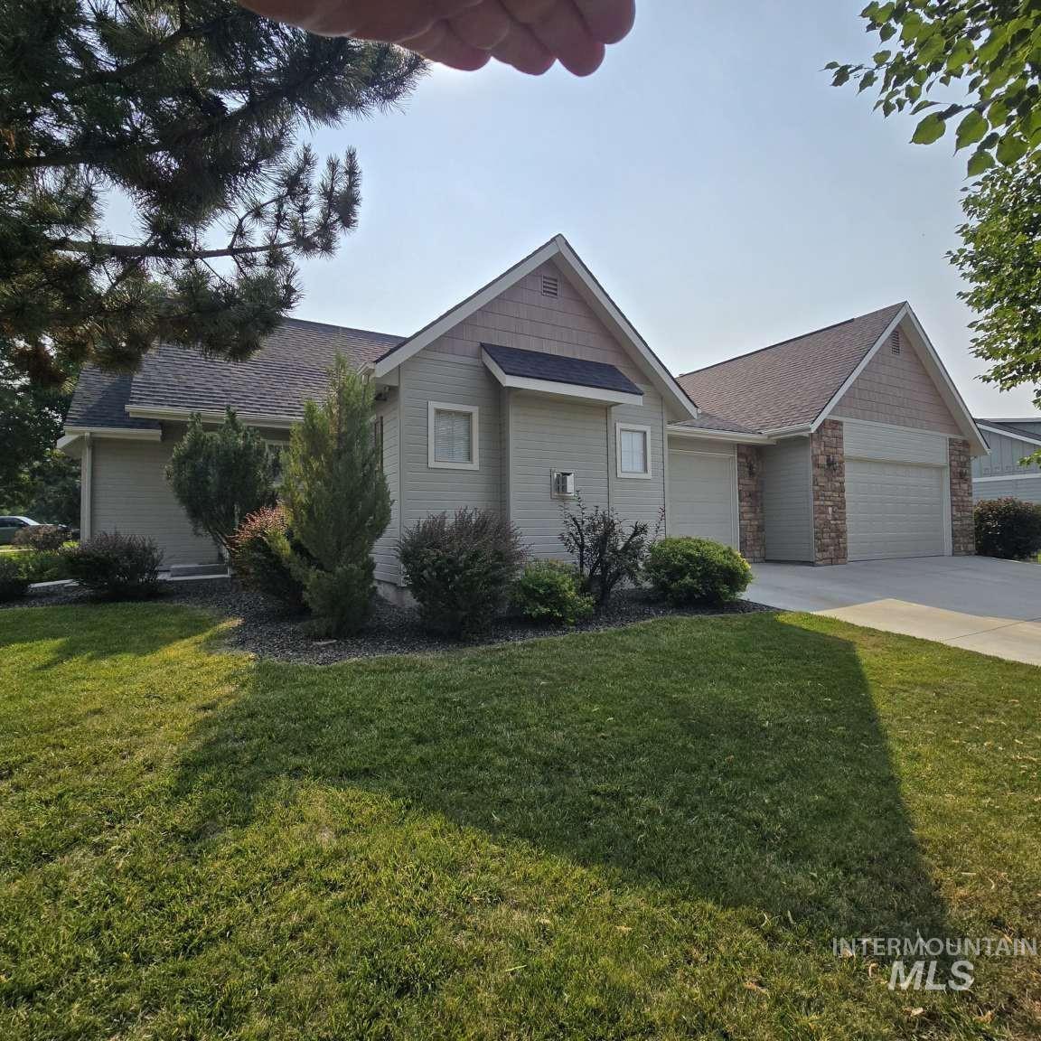 2877 E Shadowwolf Dr, Eagle, Idaho 83616, 3 Bedrooms, 2.5 Bathrooms, Residential For Sale, Price $624,000,MLS 98997114