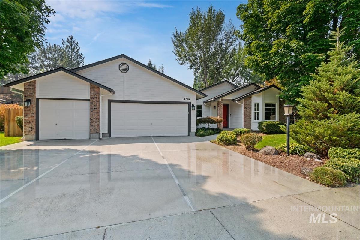 3787 E Shady Glen Dr, Boise, Idaho 83706, 3 Bedrooms, 2 Bathrooms, Residential For Sale, Price $749,900,MLS 98997120
