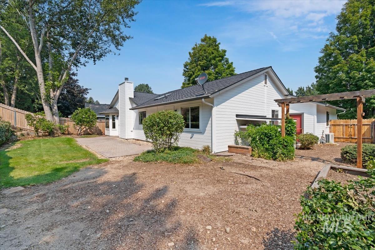 3787 E Shady Glen Dr, Boise, Idaho 83706, 3 Bedrooms, 2 Bathrooms, Residential For Sale, Price $749,900,MLS 98997120