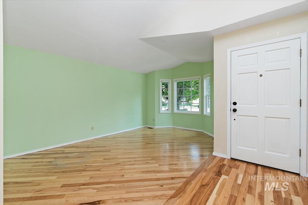 3787 E Shady Glen Dr, Boise, Idaho 83706, 3 Bedrooms, 2 Bathrooms, Residential For Sale, Price $749,900,MLS 98997120