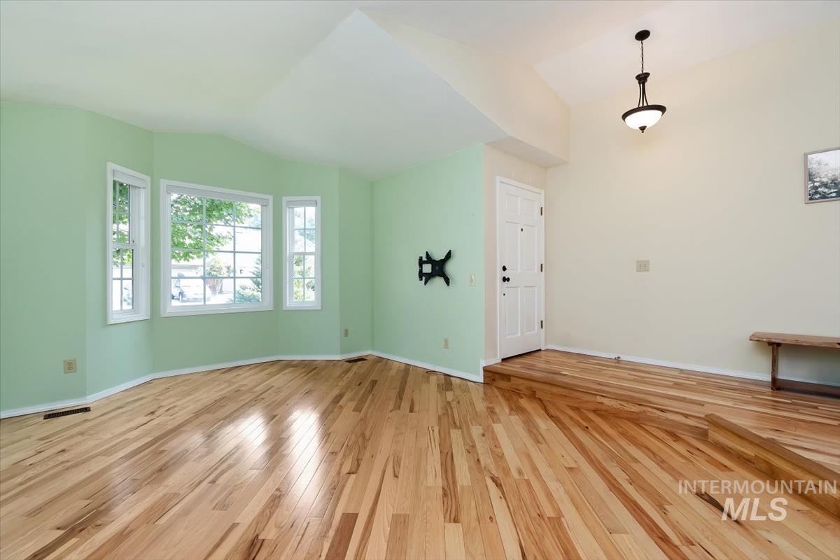 3787 E Shady Glen Dr, Boise, Idaho 83706, 3 Bedrooms, 2 Bathrooms, Residential For Sale, Price $749,900,MLS 98997120