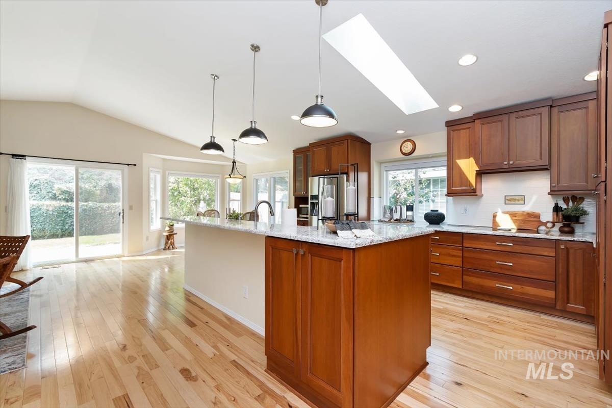 3787 E Shady Glen Dr, Boise, Idaho 83706, 3 Bedrooms, 2 Bathrooms, Residential For Sale, Price $749,900,MLS 98997120