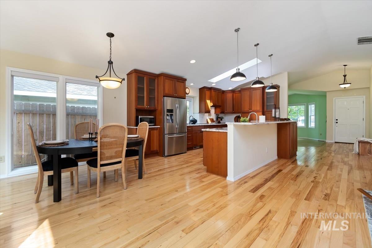 3787 E Shady Glen Dr, Boise, Idaho 83706, 3 Bedrooms, 2 Bathrooms, Residential For Sale, Price $749,900,MLS 98997120
