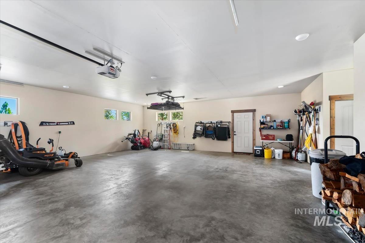 33 Sundance, McCall, Idaho 83638, 3 Bedrooms, 3.5 Bathrooms, Residential For Sale, Price $2,495,000,MLS 98997122