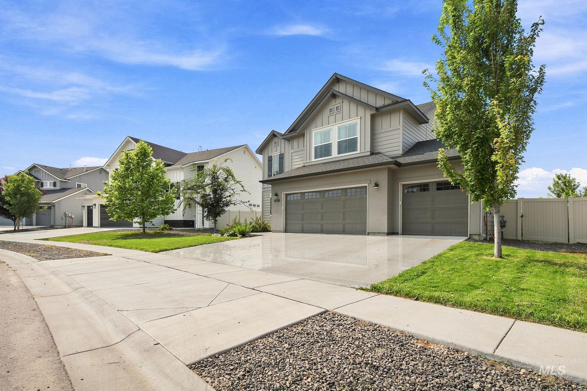 17215 N Wingtip Way, Nampa, Idaho 83687, 3 Bedrooms, 2.5 Bathrooms, Residential For Sale, Price $475,000,MLS 98997124
