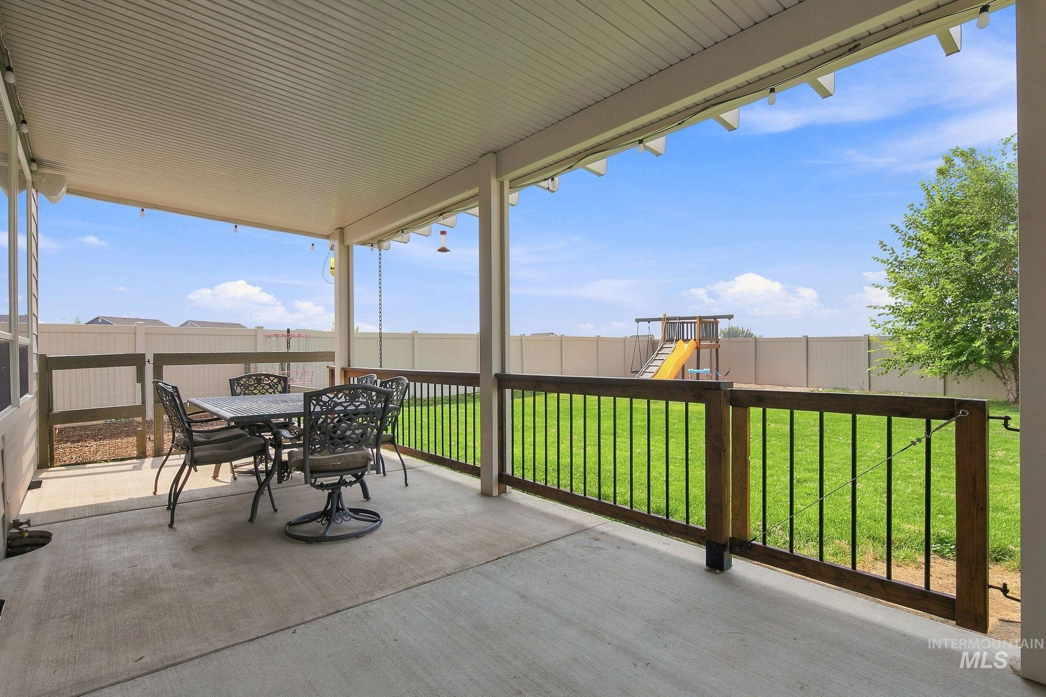 17215 N Wingtip Way, Nampa, Idaho 83687, 3 Bedrooms, 2.5 Bathrooms, Residential For Sale, Price $475,000,MLS 98997124
