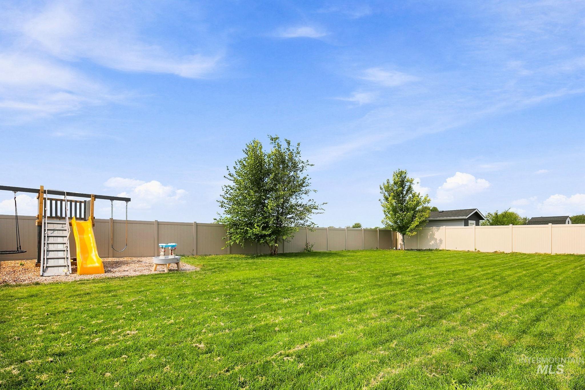 17215 N Wingtip Way, Nampa, Idaho 83687, 3 Bedrooms, 2.5 Bathrooms, Residential For Sale, Price $475,000,MLS 98997124