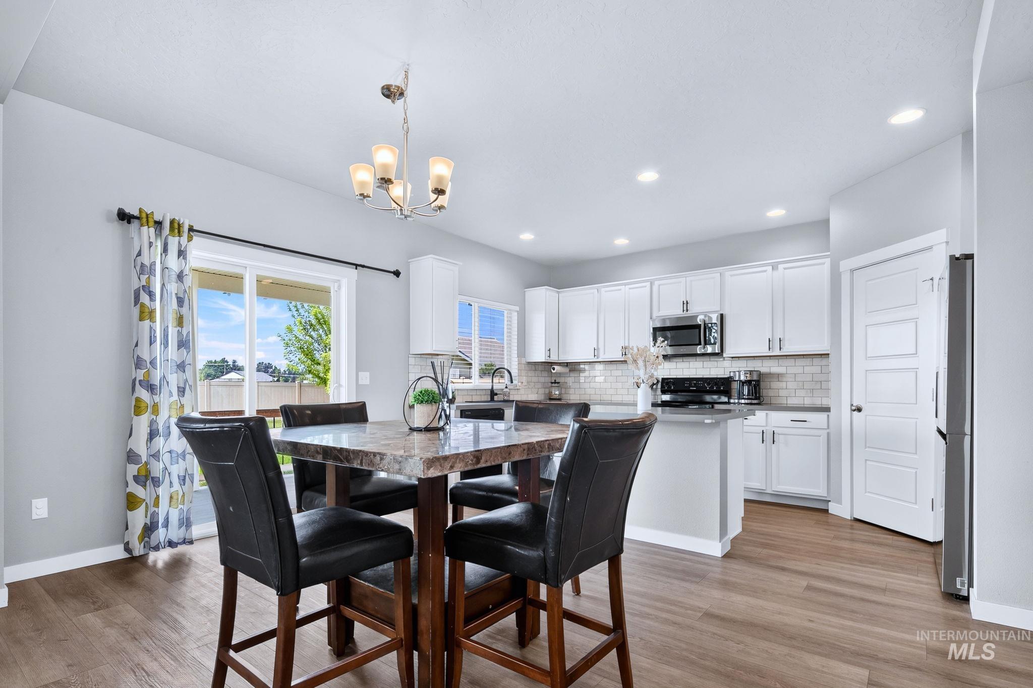 17215 N Wingtip Way, Nampa, Idaho 83687, 3 Bedrooms, 2.5 Bathrooms, Residential For Sale, Price $475,000,MLS 98997124