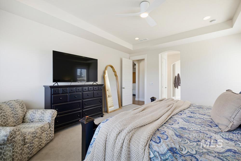 5371 W Philomena Dr, Meridian, Idaho 83646, 5 Bedrooms, 4.5 Bathrooms, Residential For Sale, Price $949,900,MLS 98997125