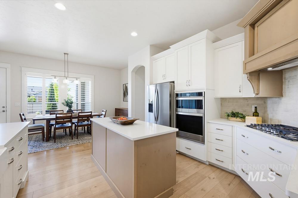 5371 W Philomena Dr, Meridian, Idaho 83646, 5 Bedrooms, 4.5 Bathrooms, Residential For Sale, Price $949,900,MLS 98997125