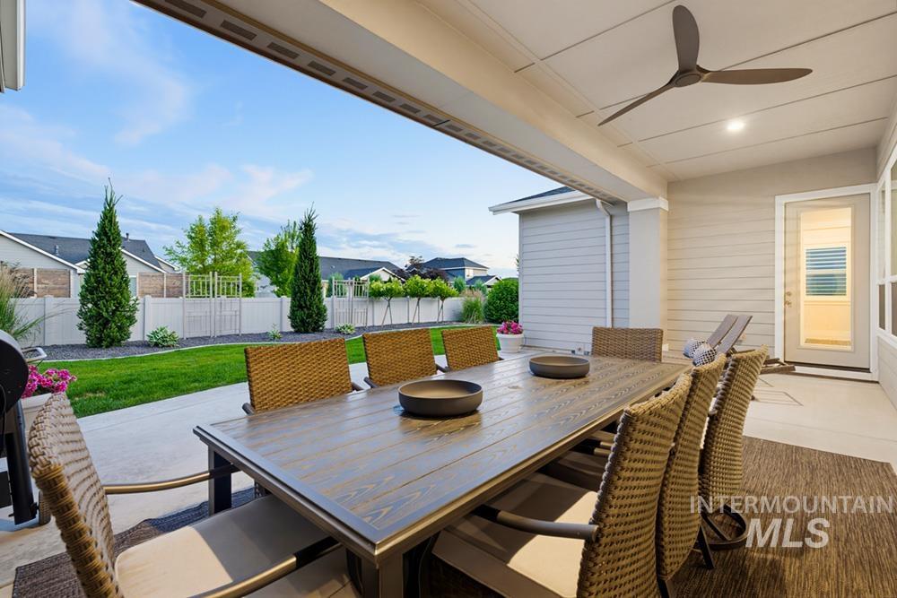 5371 W Philomena Dr, Meridian, Idaho 83646, 5 Bedrooms, 4.5 Bathrooms, Residential For Sale, Price $949,900,MLS 98997125