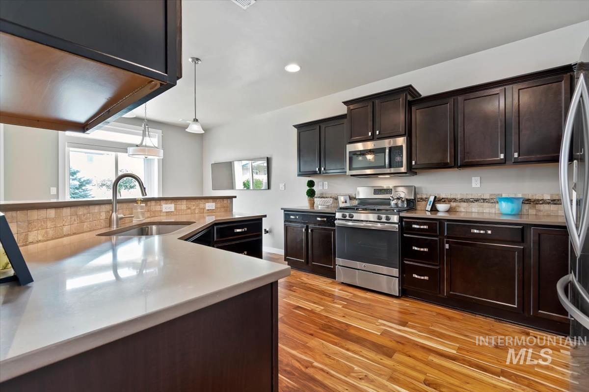 12471 W Peak View St, Boise, Idaho 83709, 3 Bedrooms, 2 Bathrooms, Residential For Sale, Price $490,000,MLS 98997127
