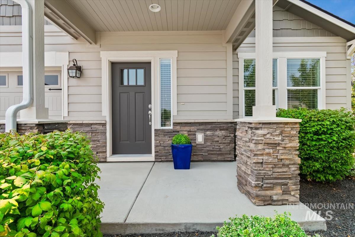 12471 W Peak View St, Boise, Idaho 83709, 3 Bedrooms, 2 Bathrooms, Residential For Sale, Price $490,000,MLS 98997127
