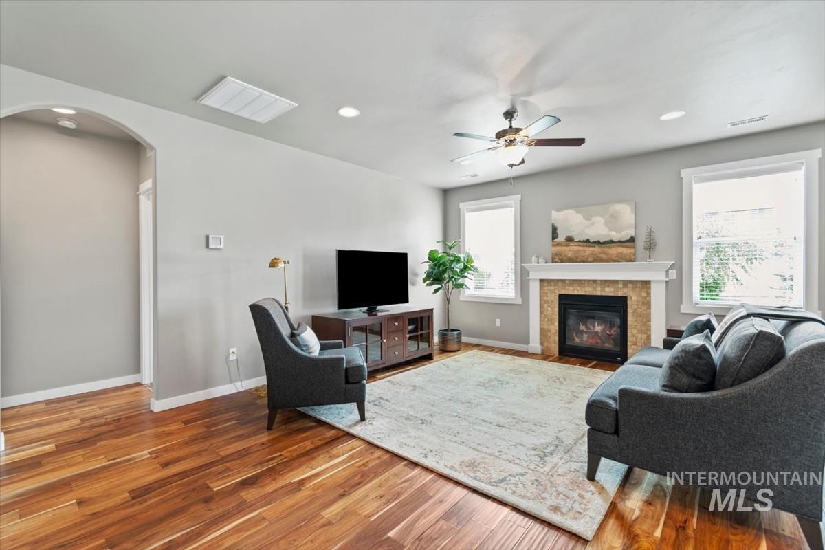 12471 W Peak View St, Boise, Idaho 83709, 3 Bedrooms, 2 Bathrooms, Residential For Sale, Price $490,000,MLS 98997127