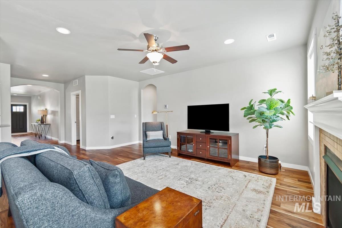 12471 W Peak View St, Boise, Idaho 83709, 3 Bedrooms, 2 Bathrooms, Residential For Sale, Price $490,000,MLS 98997127