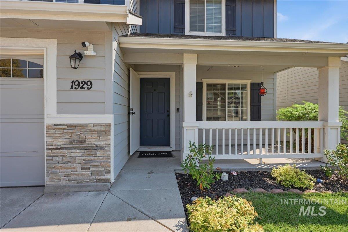 1929 W Crenshaw St, Kuna, Idaho 83634, 5 Bedrooms, 2.5 Bathrooms, Residential For Sale, Price $585,000,MLS 98997128