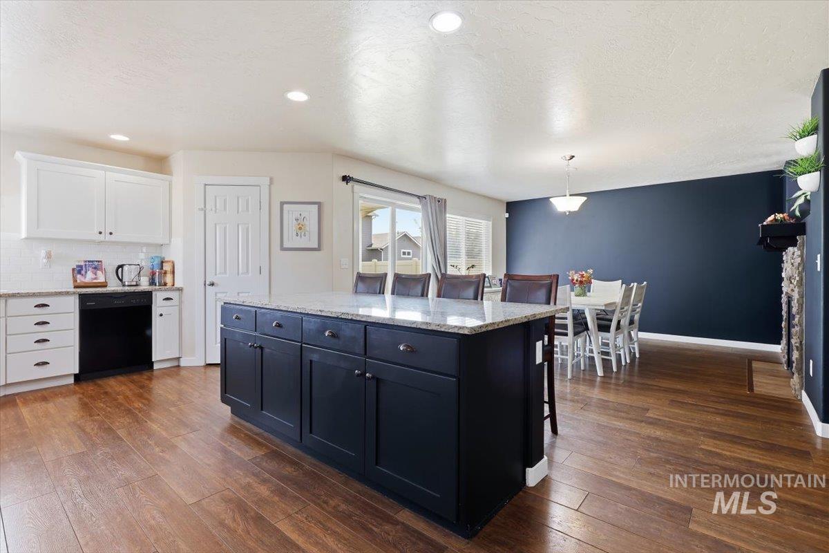 1929 W Crenshaw St, Kuna, Idaho 83634, 5 Bedrooms, 2.5 Bathrooms, Residential For Sale, Price $585,000,MLS 98997128