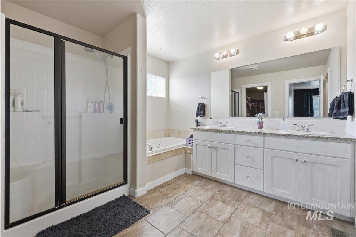 1929 W Crenshaw St, Kuna, Idaho 83634, 5 Bedrooms, 2.5 Bathrooms, Residential For Sale, Price $585,000,MLS 98997128