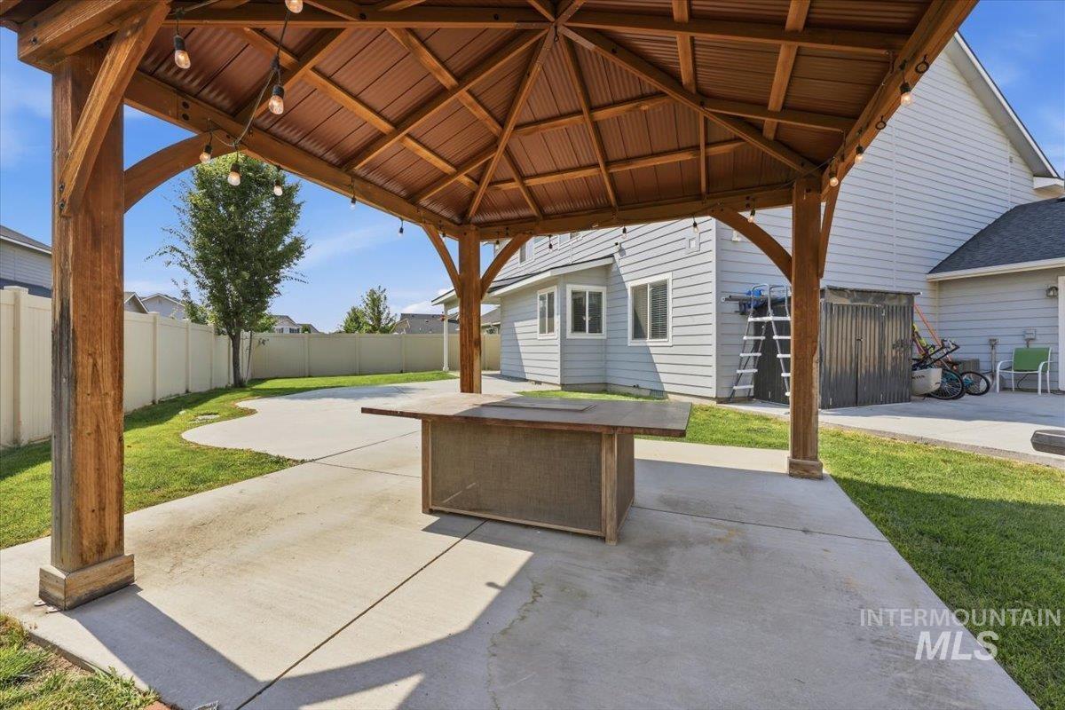 1929 W Crenshaw St, Kuna, Idaho 83634, 5 Bedrooms, 2.5 Bathrooms, Residential For Sale, Price $585,000,MLS 98997128