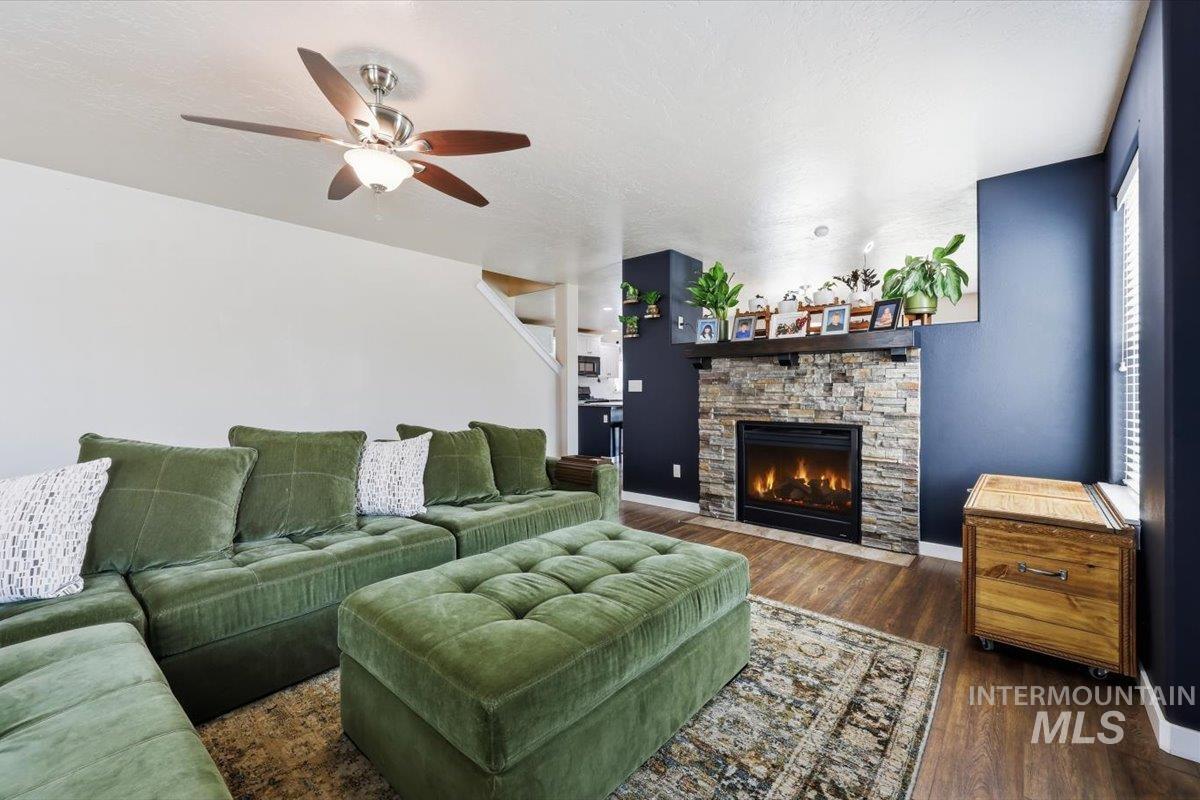 1929 W Crenshaw St, Kuna, Idaho 83634, 5 Bedrooms, 2.5 Bathrooms, Residential For Sale, Price $585,000,MLS 98997128