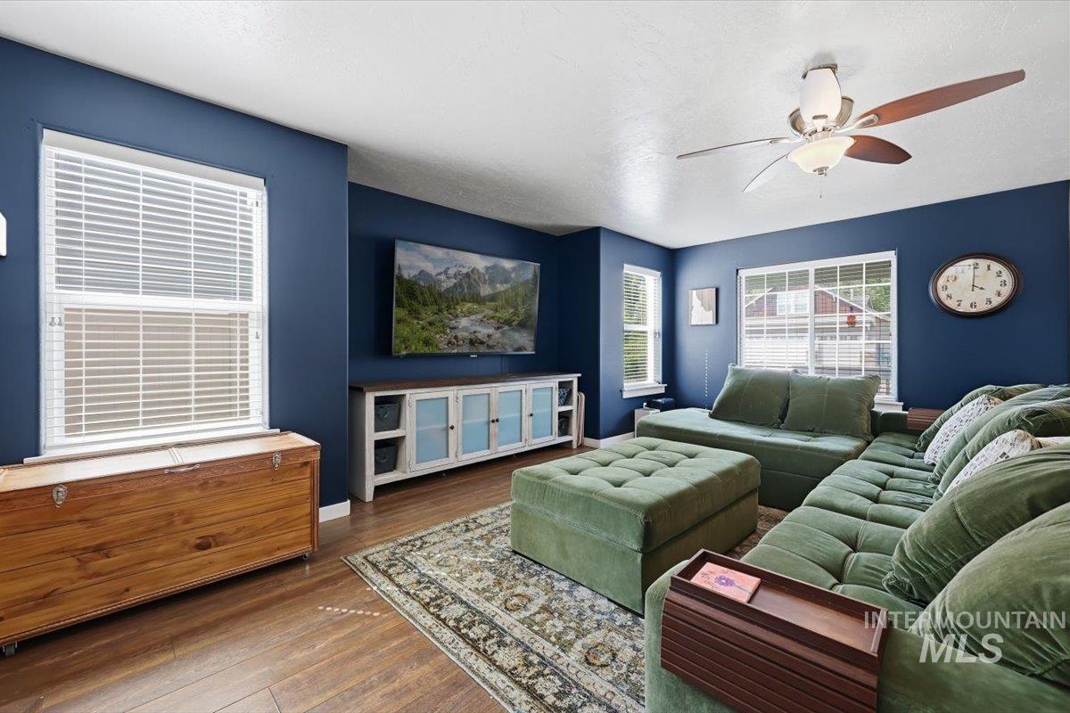 1929 W Crenshaw St, Kuna, Idaho 83634, 5 Bedrooms, 2.5 Bathrooms, Residential For Sale, Price $585,000,MLS 98997128